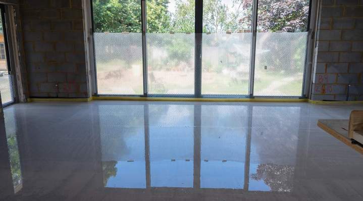 Peut-on installer un plancher radiant sur une dalle existante