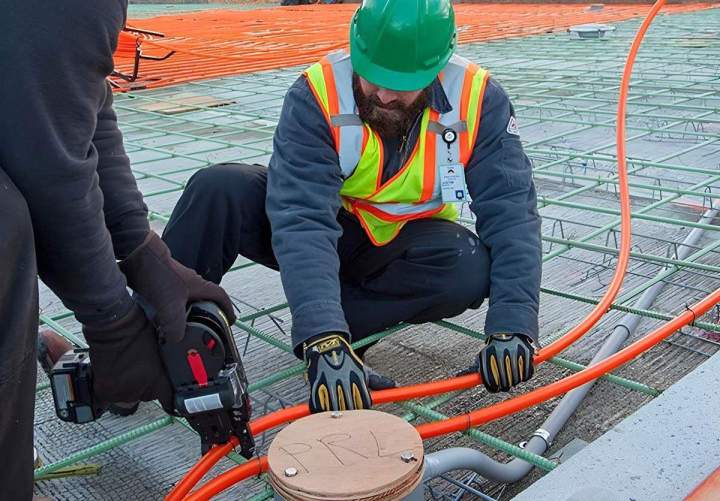 Service fiable et rapide en pose de plancher radiant hydronique